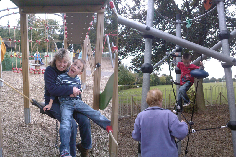 Carlyn with Xavier & Ander with Grandma at Lydiard - October 2007